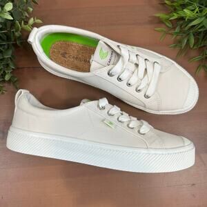 Cariuma Cream Canvas Platform Sneakers with Green Insole Accent